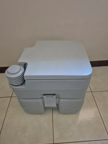 Banheiro químico ( Porta Potti)
