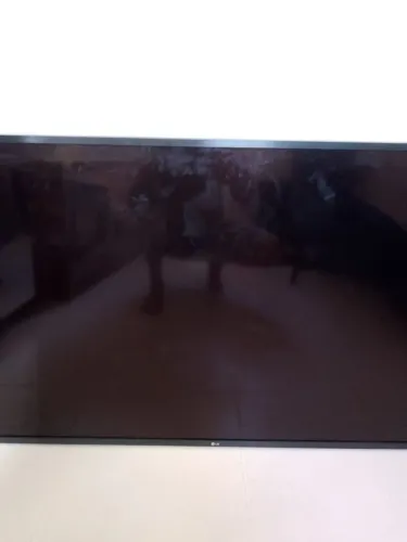 TV LG 60 Pol SMART TV com defeito