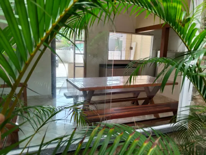 Imóvel comercial/residencial no centro de Caraguatatuba.