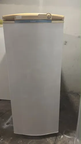 Vendo geladeira toda boa