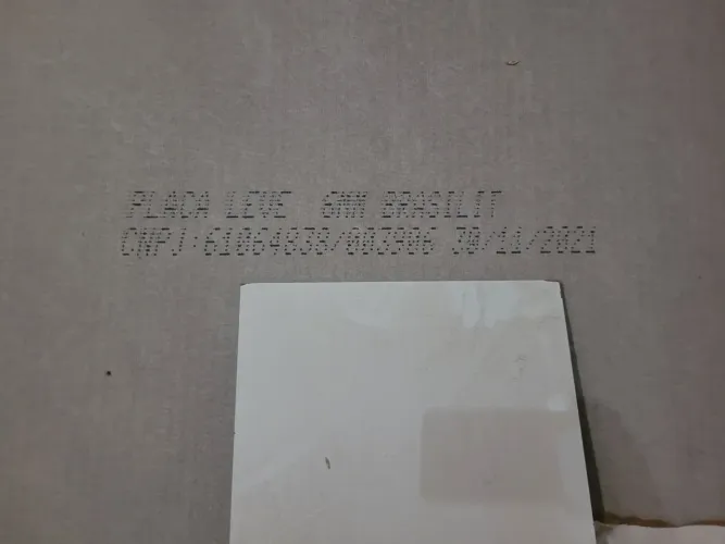Placas cimenticias 6mm e ferragens para draywall usadas