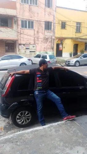 Trabalho com instalação de ar-condicionado