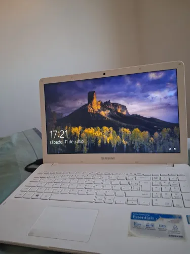 Notebook Samsung Essentials