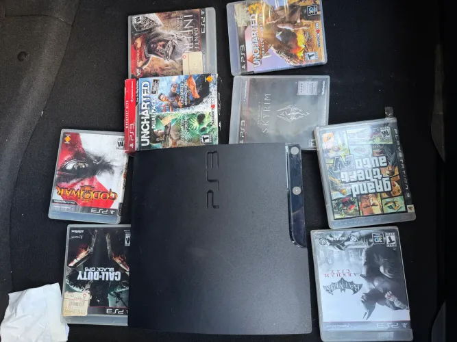 PS3 SLIM + JOGOS NOSTÁLGICOS 