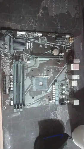 Placa-mãe Gigabyte A520M DS3H V2