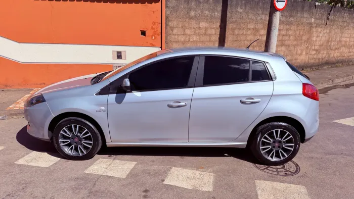 Fiat Bravo Essence Dualogic 1.8 Flex 16V 5P 2011