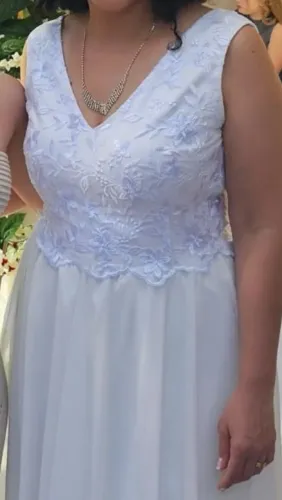 Vestido de noiva com renda bordada 