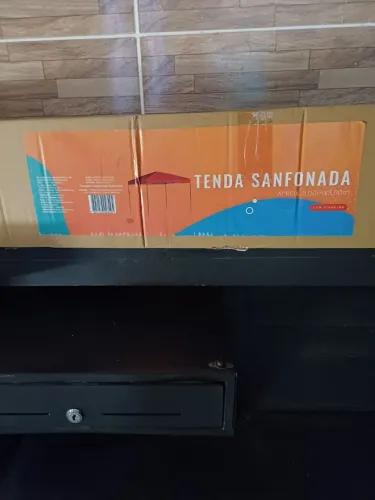 Vendo barraca sanfonada nunca usada na caixa + 2 tripés por 500 reais.