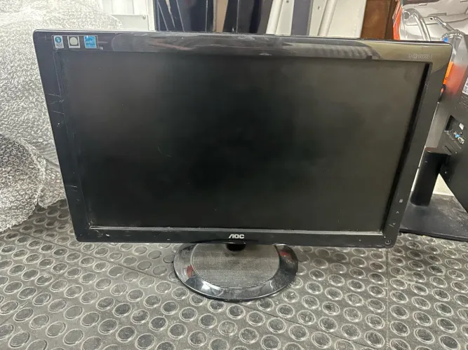 Monitor AOC 20" Widescreen (Modelo 2036Va) - Resolução 1600x900