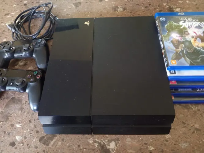 PS4 500GB, 2 CONTROLES E JOGOS