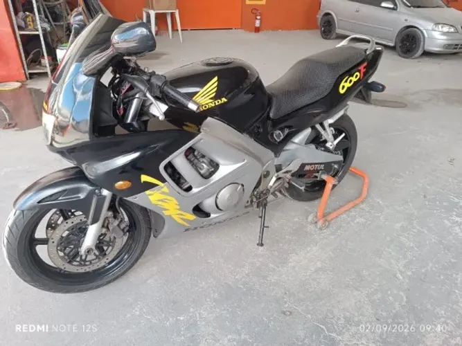vendo CBR 600f 98 carburada.