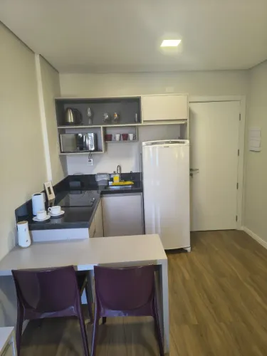 Alugo apartamento mobiliado Edifício Studio Cuiabá Vista para a Av. Miguel Sutil