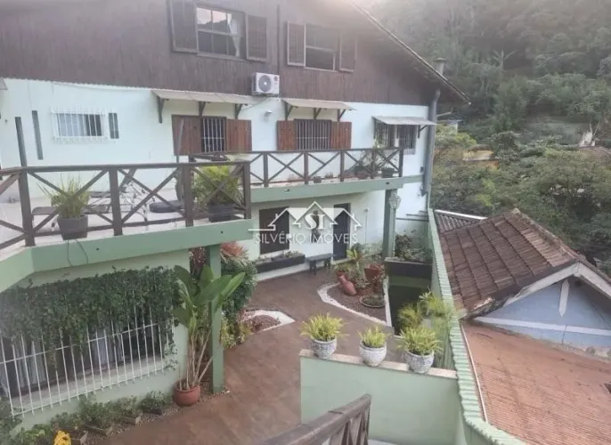 Apartamento- Petrópolis, Centro