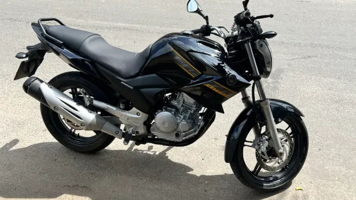 Fazer 250