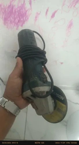 Lixadeira Bosch toda perfeita pegar e usar.