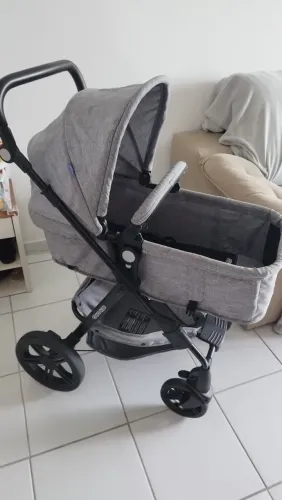 Carrinho de bebê+ bebê conforto 