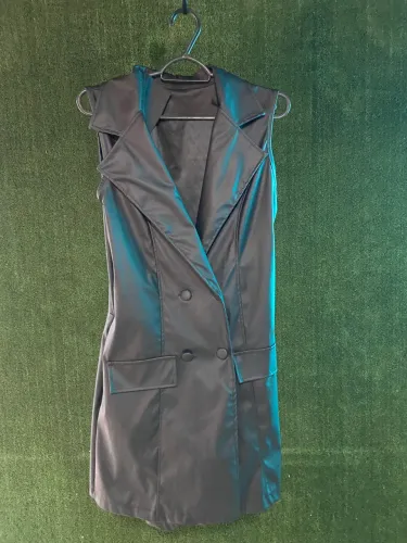 Macaquinho Feminino Estilo Blazer Preto | Elegante | Excelente Estado