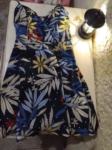 Vestido florido de alça