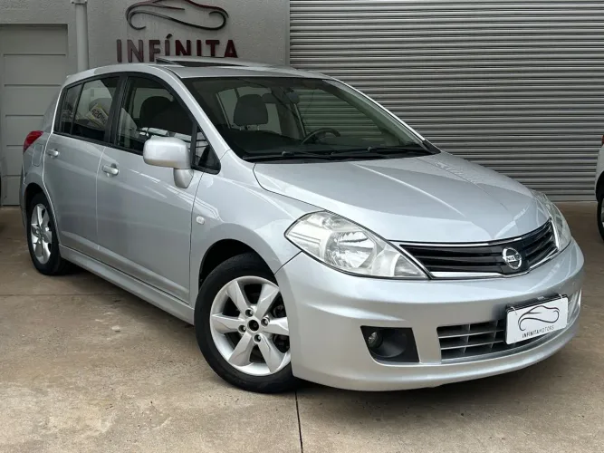 Nissan Tiida SL 1.8/1.8 Flex 16V Aut. 2013