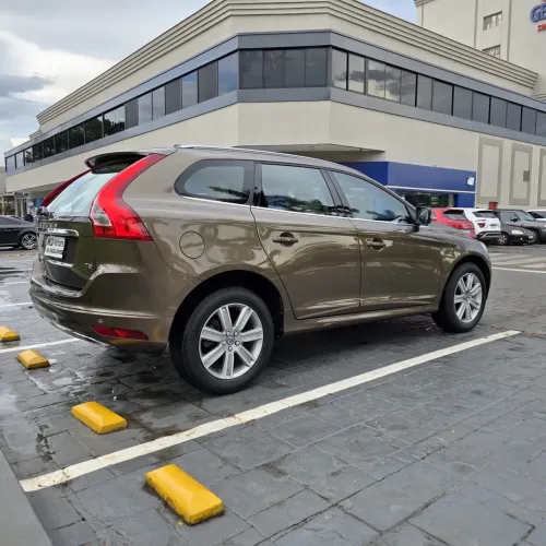 Volvo XC 60 T-5 Kinetic 2.0 245cv FWD 5P 2017