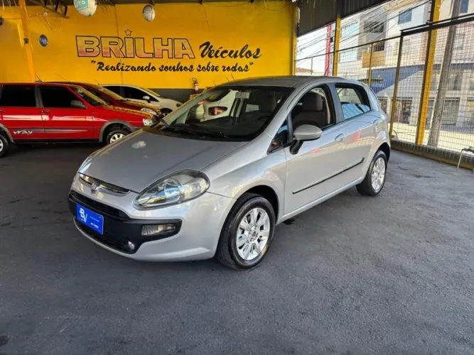 Fiat Punto Attractive 1.4 Fire Flex 8V 5P 2013