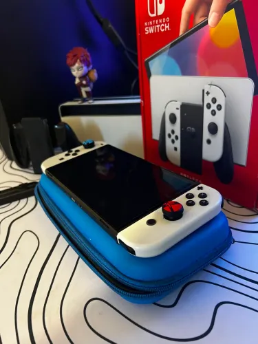 Kit Nintendo Switch OLED Branco 64GB + Acessórios