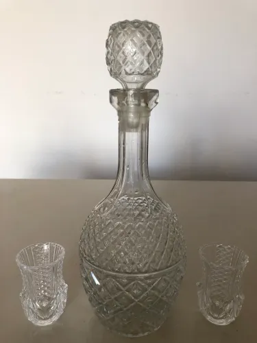 GARRAFA P/ LICOR C/ 2 CÁLICES COMPRADOS EM 1.978 RELÍQUIA/RARIDADE (URGENTE) !