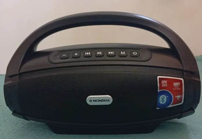 Caixa de som portátil bateria recarregável marca mondial nova 60w