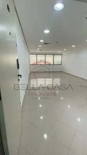 Sala comercial para venda e locação no Edifício Vip Trade Center com 2 salas
