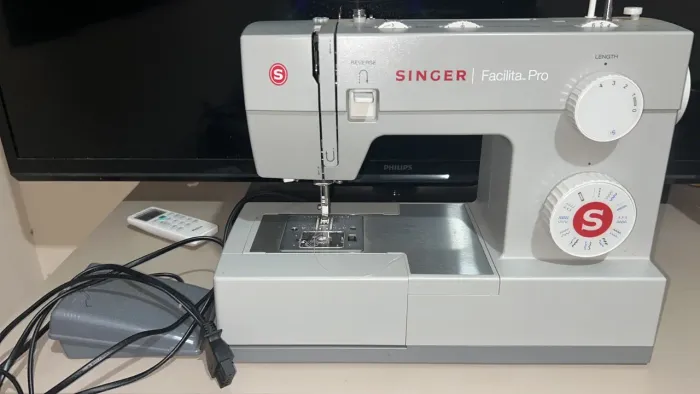 Máquina de costura Singer Facilita Pro