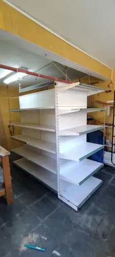 Gôndola central reforçada