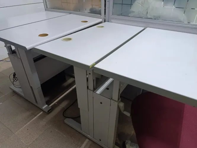 Mesa com regulagem e divisórias para Call Center - 4 unidades <br>zap