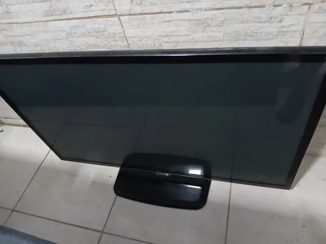 Vendo TV LG 50 polegadas no defeito na tela .