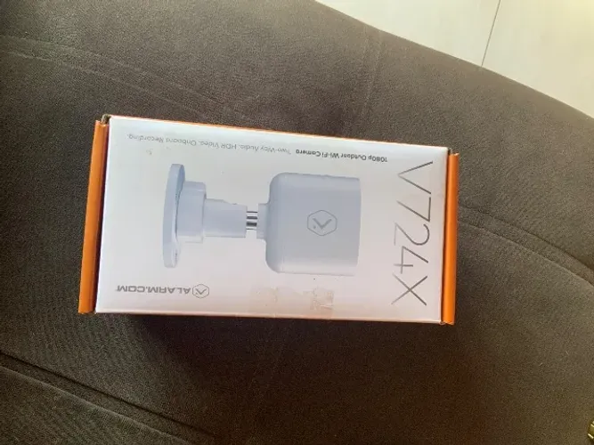 Câmera de Segurança Alarm.com ADC-V724X 1080p Wi-Fi Externa semi nova