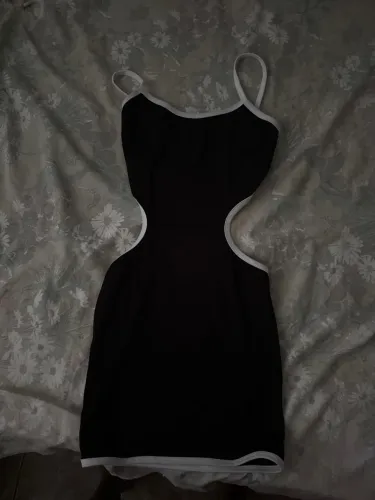 Vestido preto e branco