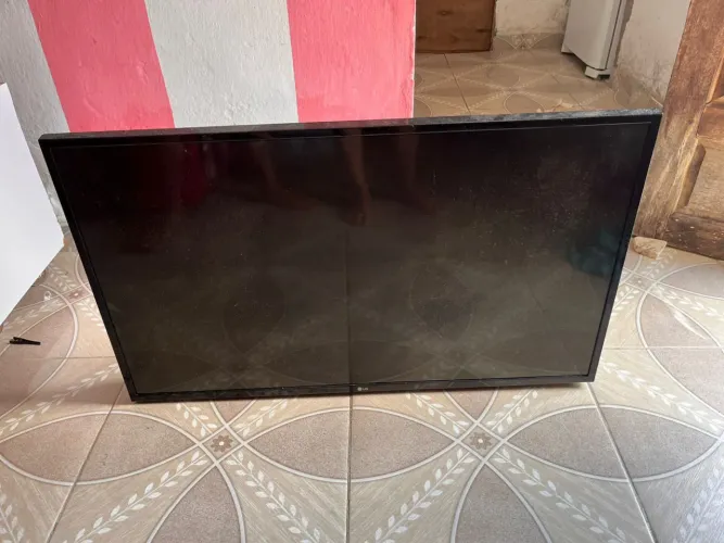 TV LG 42 Polegadas com Defeito - Ideal para Conserto ou Peças