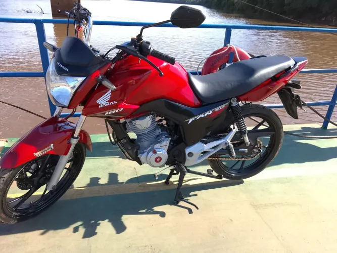 Vendo ou troco por carro com ar condicionado 