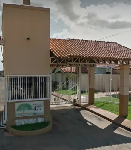 Vendo uma Casa Térrea no Condomínio Flamboyant