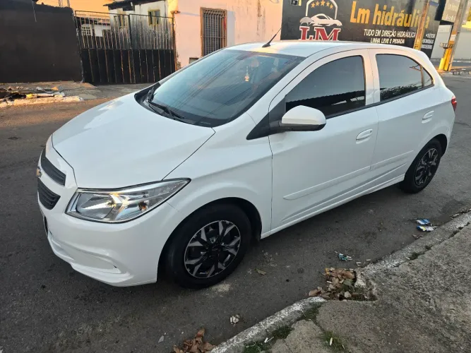 Chevrolet Onix JOY Hatch 1.0 8V Flex Mec. 4P 2018