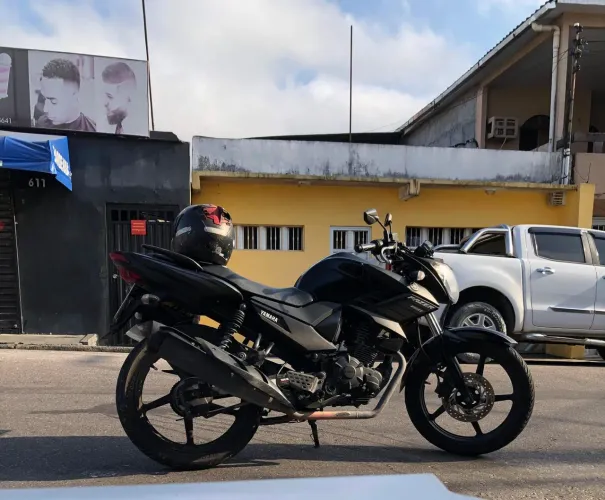 Vendo ou troco Fazer 150