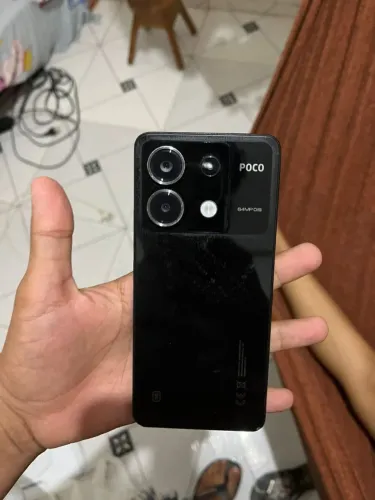 Vendo ou troco poco x6 5g, 256 gb , alguma marcas de uso, nunca foi aberto todo origi 