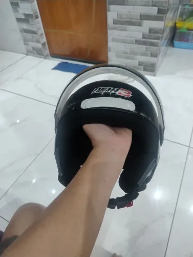 Capacete preto