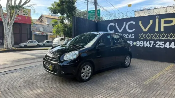 Nissan March 1.0 12V Flex 5P 2013