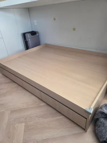 Cama de casal planejada ( foi feita para um ap )