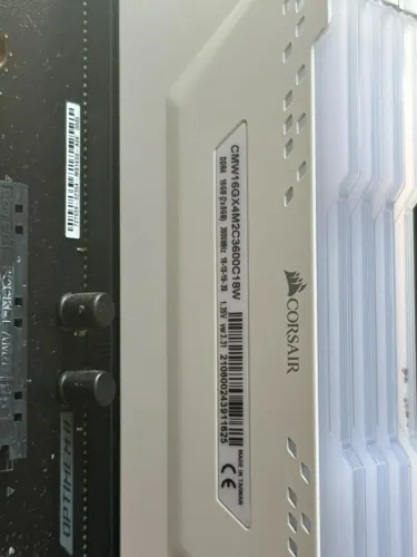Kit Memória RAM Corsair Vengeance RGB PRO Branca 32GB (4x8GB) 3600MHz DDR4