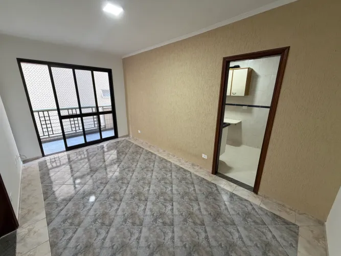 Apartamento Pé na areia - 50 metros da praia - Jardim Guilhermina - Reformado