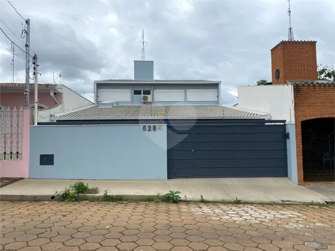 Casa com 4 quartos à venda em Centro - SP
