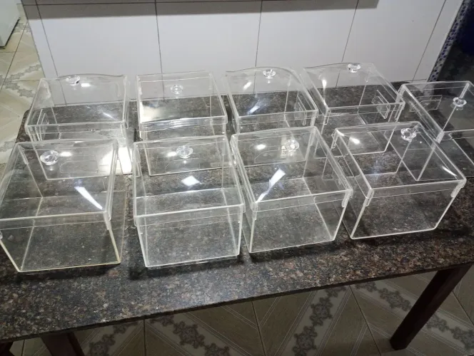 Caixa acrílica 20x21 com 9 unidades