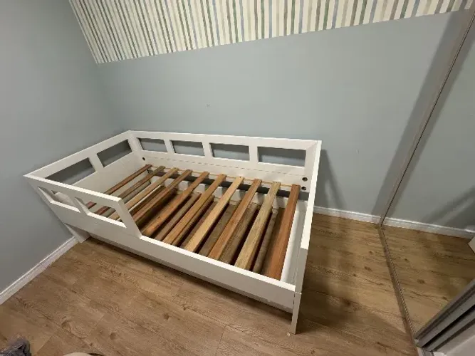 Cama solteiro retrátil