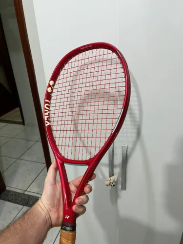 Raquete de Tênis - Yonex Vcore 100 2026!